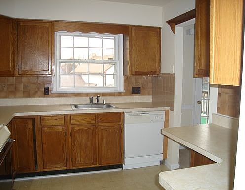 2nd image of 6400 May Blvd