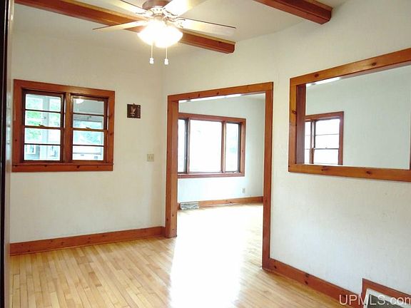 2nd image of 121 E Coolidge Ave