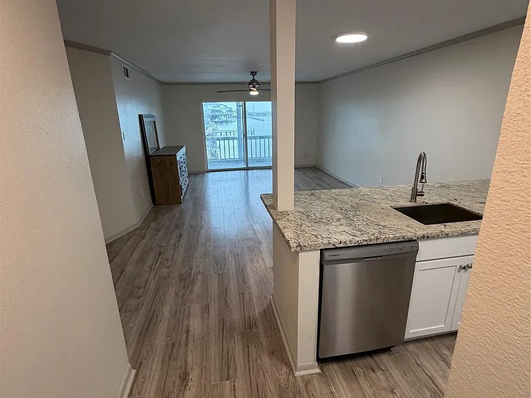 500 Tiki Dr #103 — Photo 7