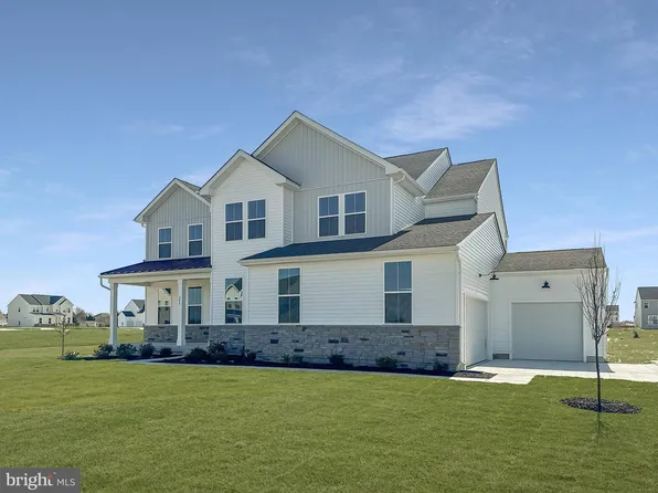623 Bronzeleaf Dr E, Middletown, DE 19709