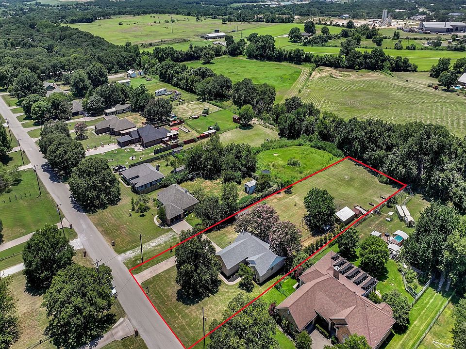 1st image of 118 Sanchez Creek Ct