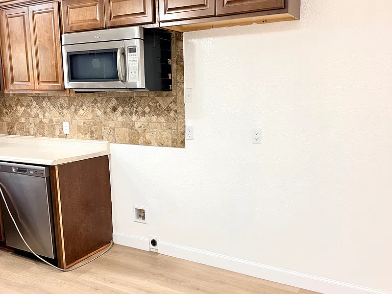 1220 Stuart Rd — Photo 3