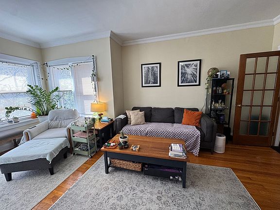 3rd image of 3926-28 N Monticello Ave #3928-3