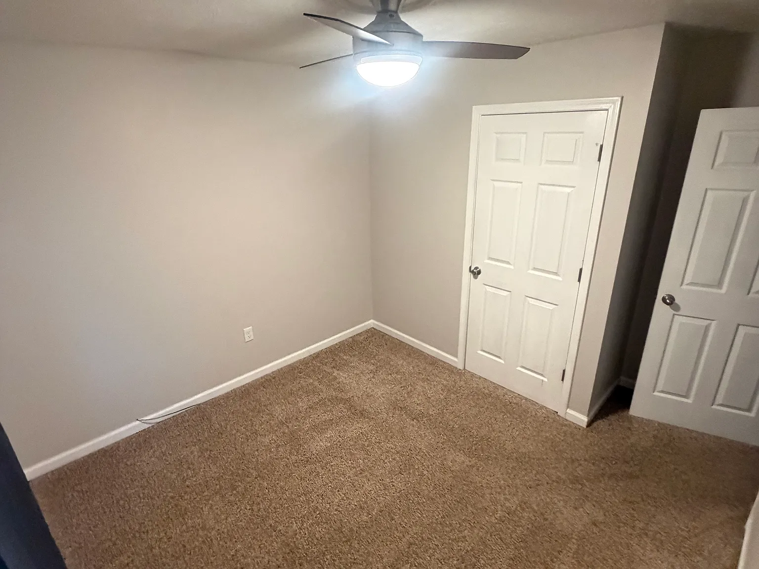 3 bed, 975 sqft, $1,950 — Photo 4