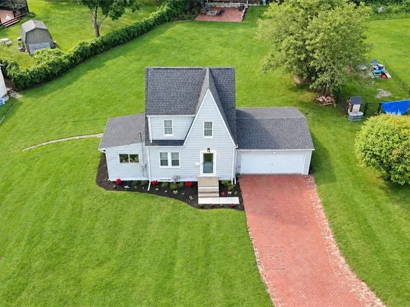 118 Clinton Ave, New Kensington, PA 15068