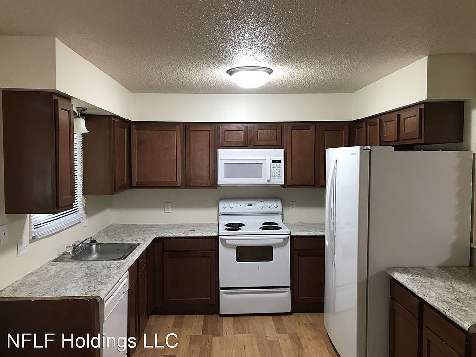 2nd image of 805 Hunter Dr