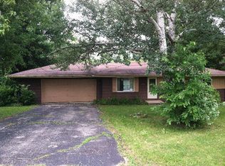 6780 Country Ln, Rockford, IL 61109