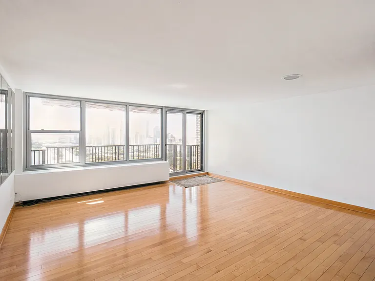 400 E Randolph St #3905 — Photo 8
