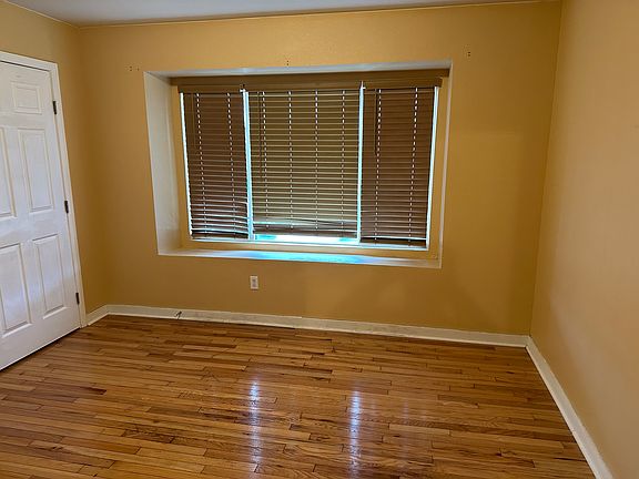 4th image of 3805 Yakima Ave APT E