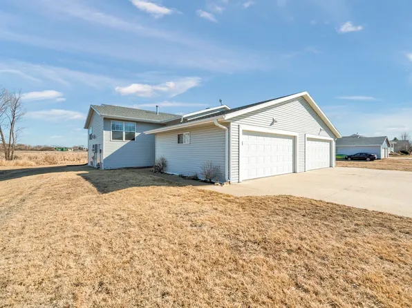 3013 Zenith Ave Unit A, Spirit Lake, IA 51360