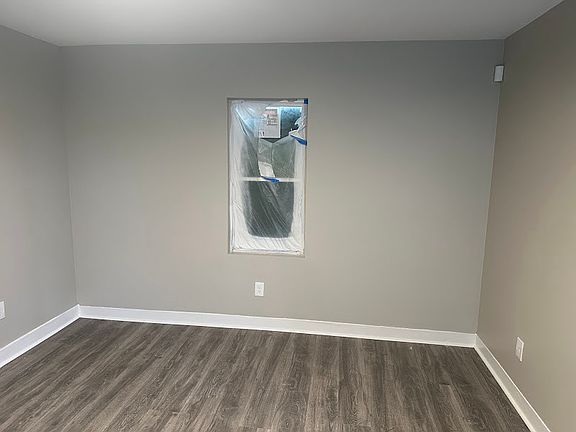 5th image of 2582 Dunn Ave