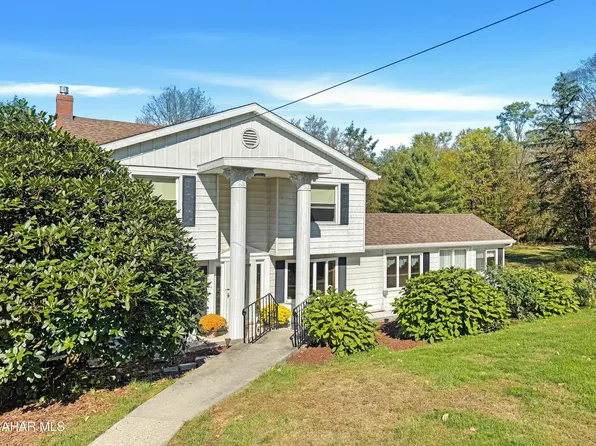 377 Ogden St, Mineral Point, PA 15942