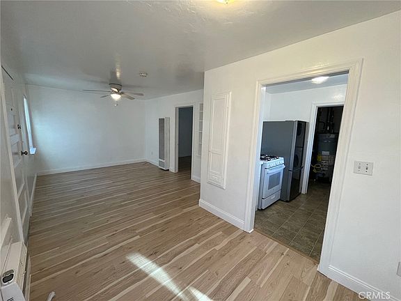 5th image of 228 W 8th Ave