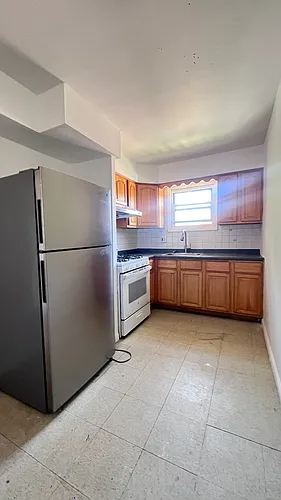 40 Bradley Ave #2 Photo 1