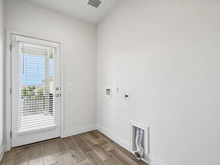 10213 Forest Grove Dr — Photo 23