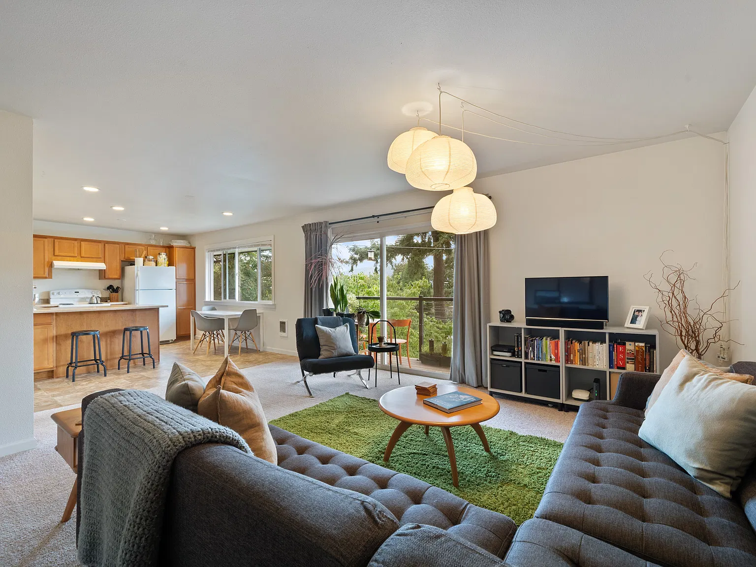 2 bed, 1078 sqft, $2,000 — Photo 2