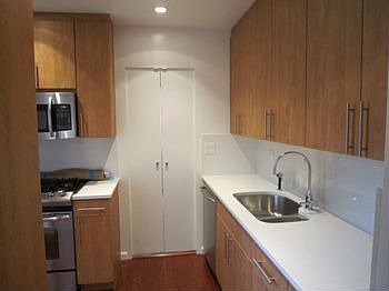 2nd image of 4 W 57th St
