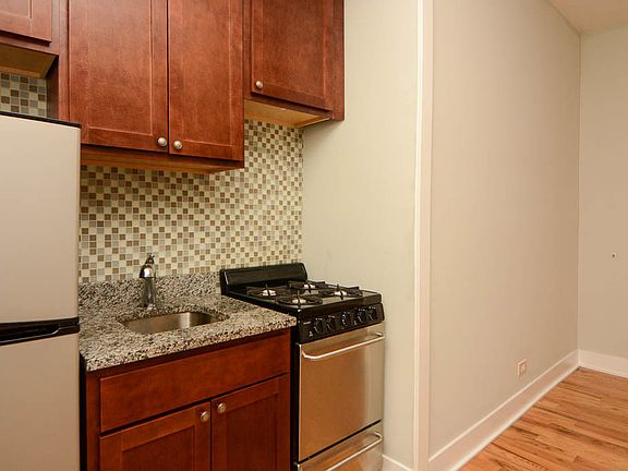 3rd image of 4546 N Damen Ave #D201