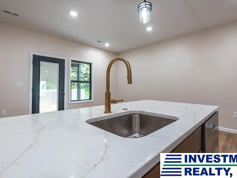 312 Colonial Hills Rd — Photo 9