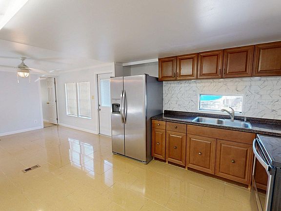 3rd image of 1412 Calder Rd