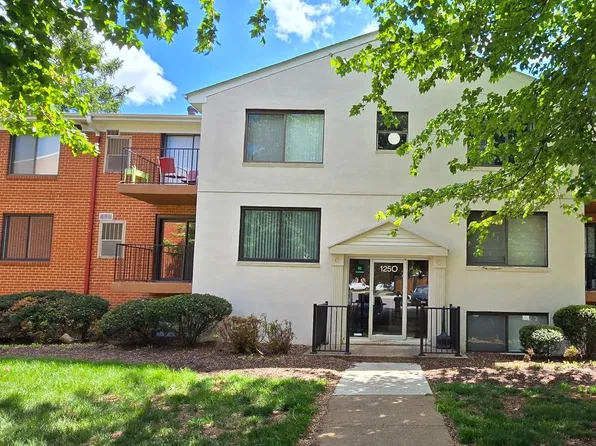 125 Driveway Clubhouse O, Leesburg, VA 20175