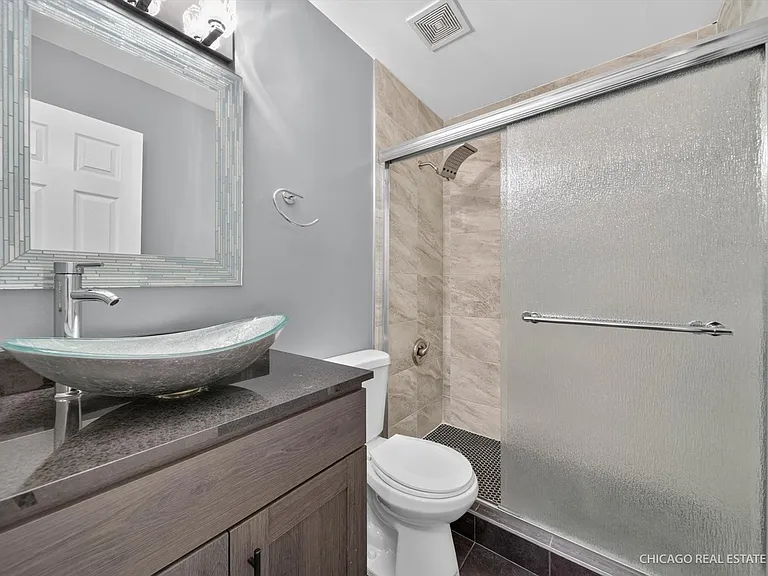 152 Brittany Dr — Photo 14