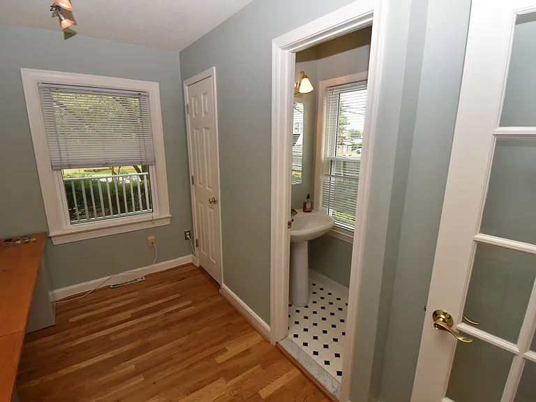 2901 Meadow View Rd — Photo 13