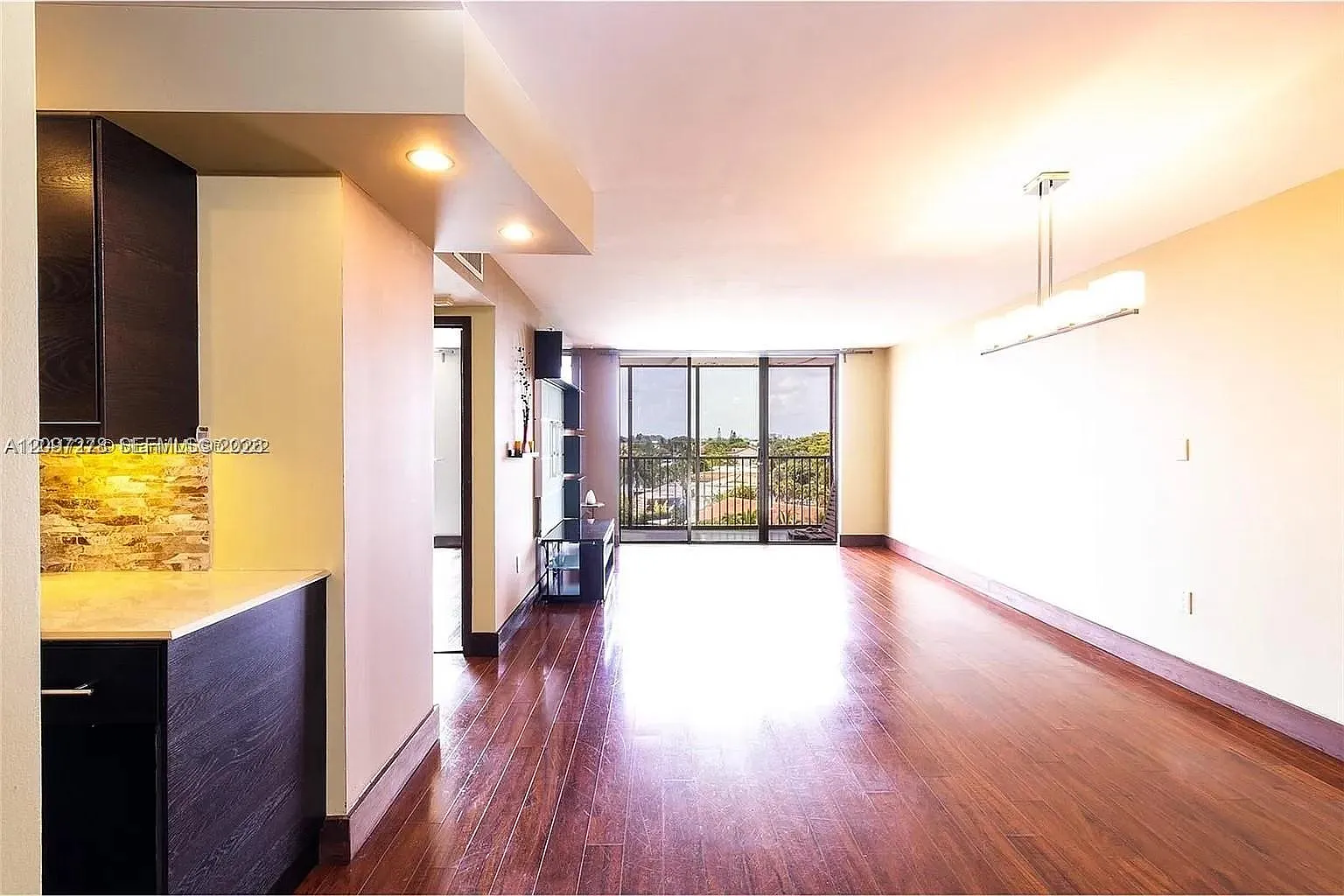 Dorset House Condo — Photo 1