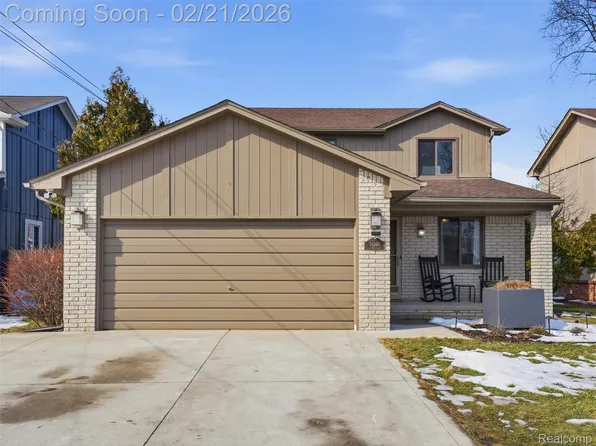 34245 Jefferson Ave, Harrison Township, MI 48045