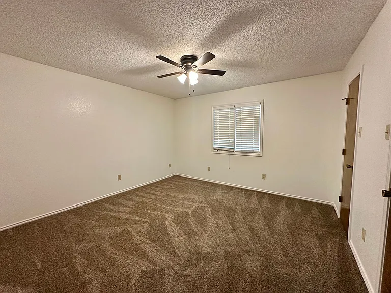 510 N Gardner Ave — Photo 14