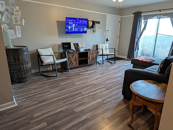 3rd image of 1096 Armstrong Mill Rd APT B