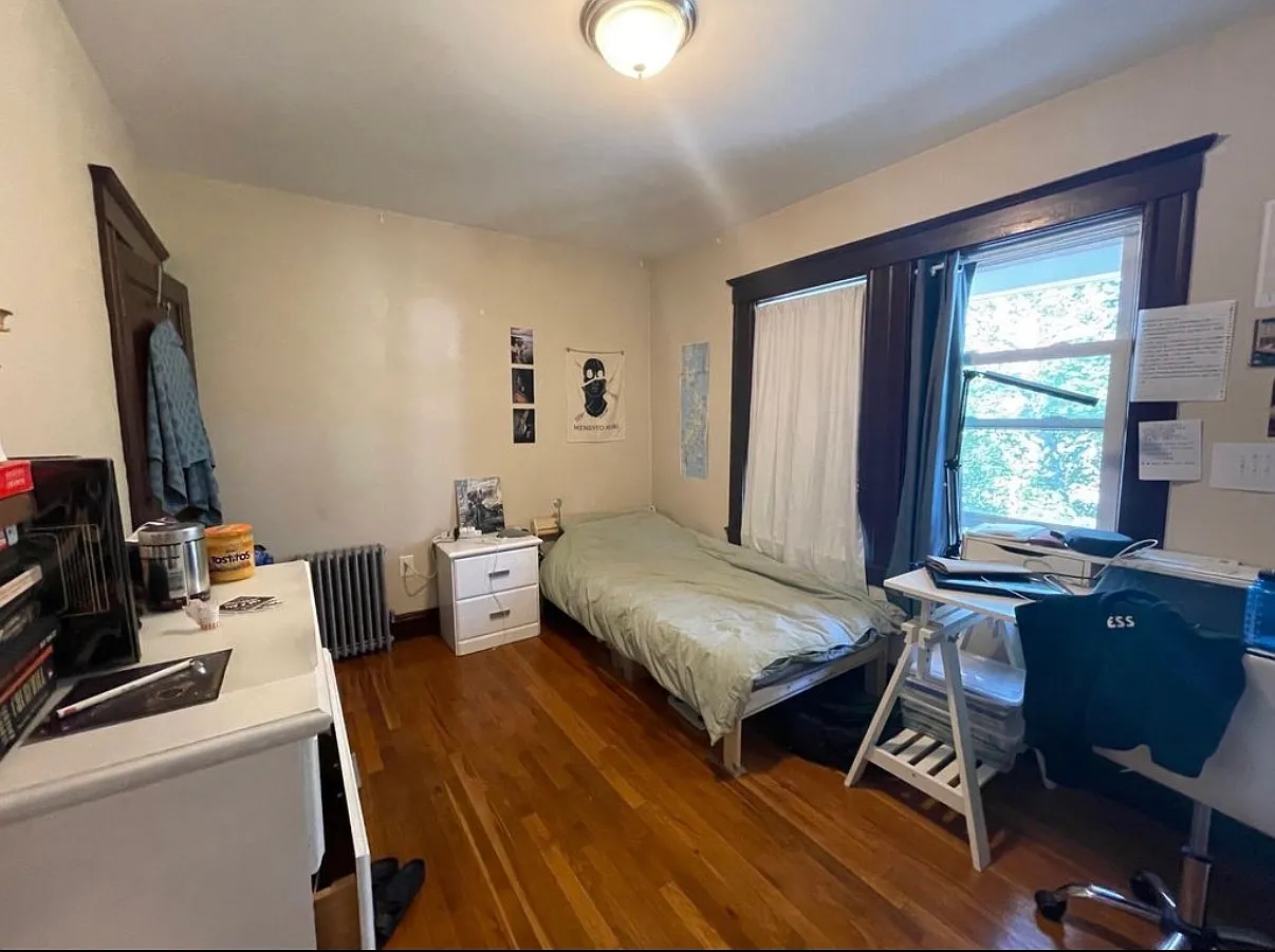 6 bed, $8,100 — Photo 3