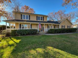 3 Pheasant Hill Ln, Cranston, RI 02921