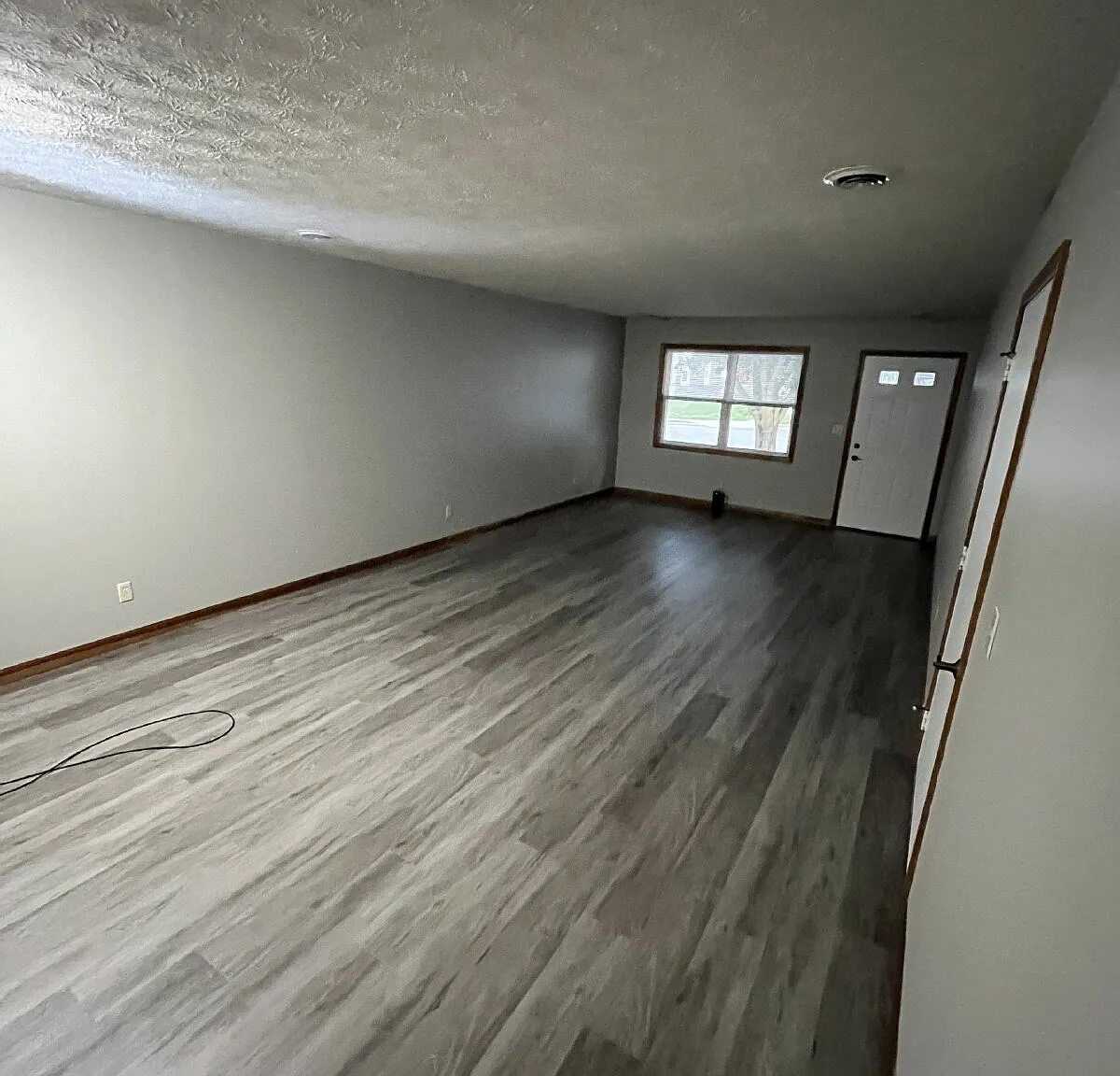 2 bed, 1.0 bath, $1,100 — Photo 4