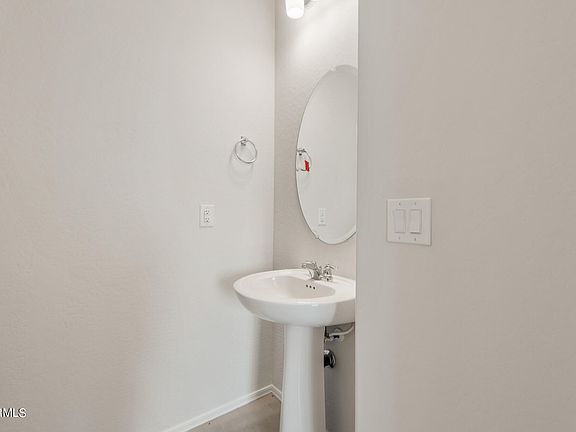 3rd image of 21493 N 269TH Avenue