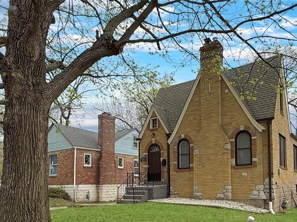 4411 Nelson Dr, Saint Louis, MO 63121
