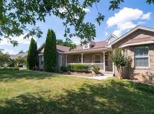 185 Florence Cir, Dandridge, TN 37725