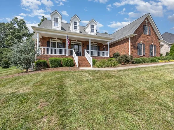 6623 Aspen Forest Ln, Walkertown, NC 27051