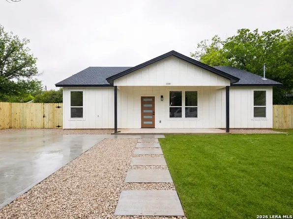 1319 Brady Ave, Brownwood, TX 76801