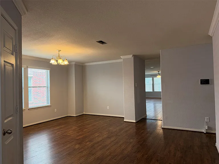 8023 Clover Leaf Dr — Photo 6