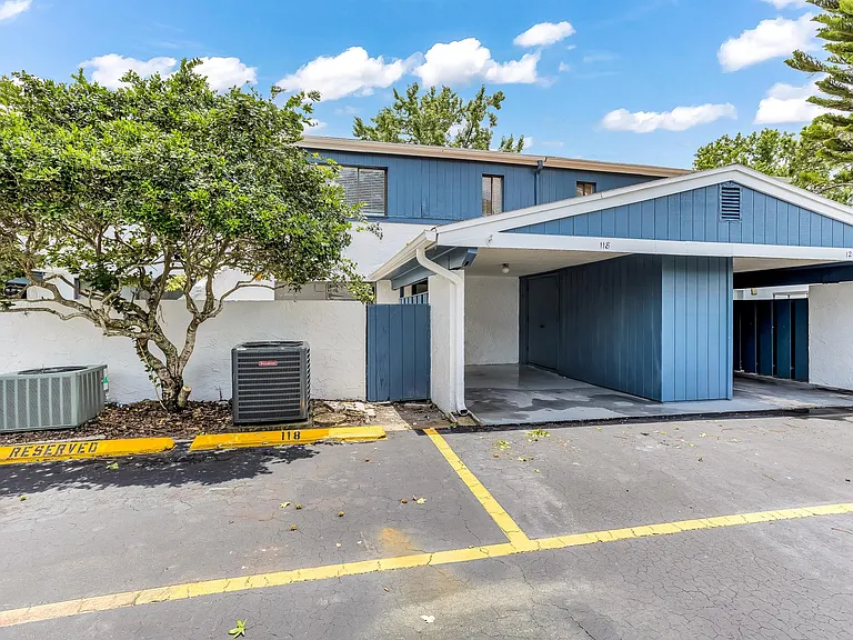 118 Lago Vista Blvd — Photo 1