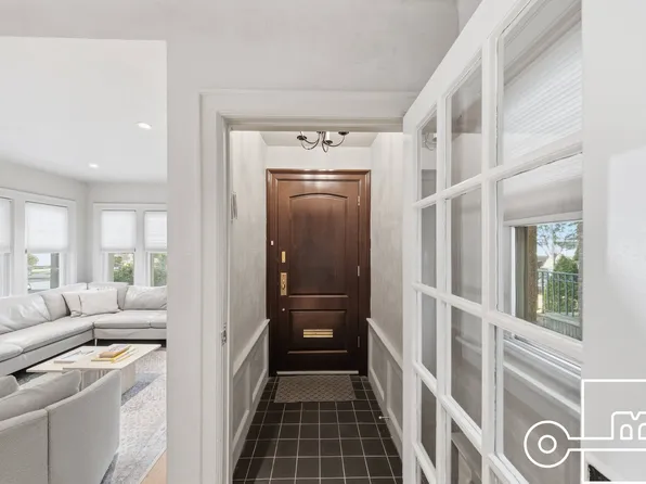 1253 East 28th Street image 2 of 24