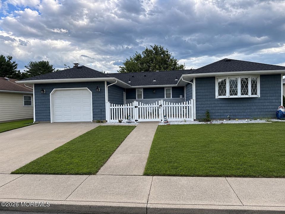 1st image of 281 Harrington Drive N