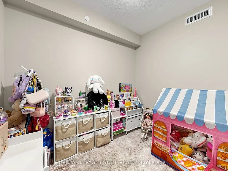 8 Trent Ave #504 — Photo 13