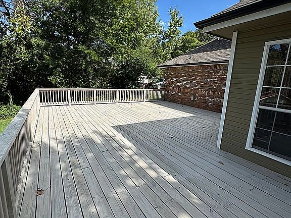 5th image of 1425 Edgewood Ln