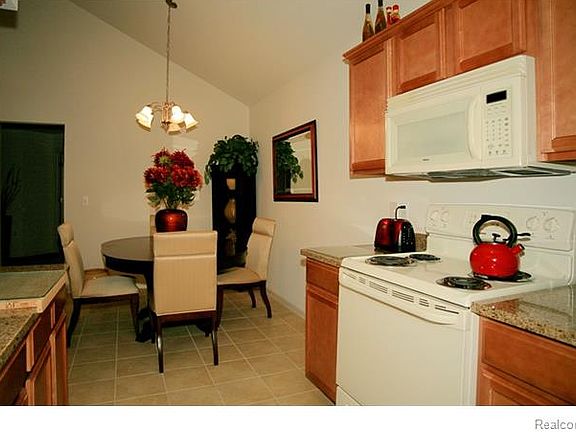 2nd image of 44310 Apple Blossom Dr