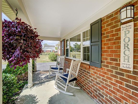 3rd image of 7086 Fox Plum Dr