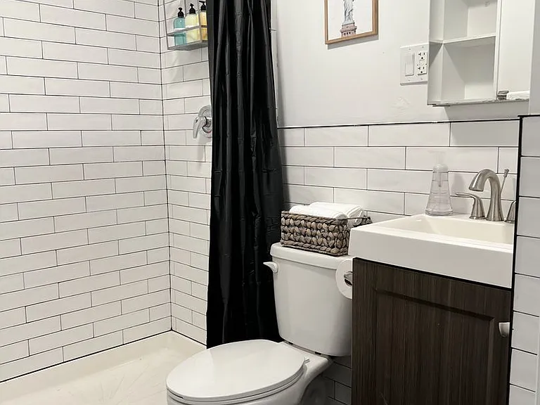2403 Cambreleng Ave — Photo 17