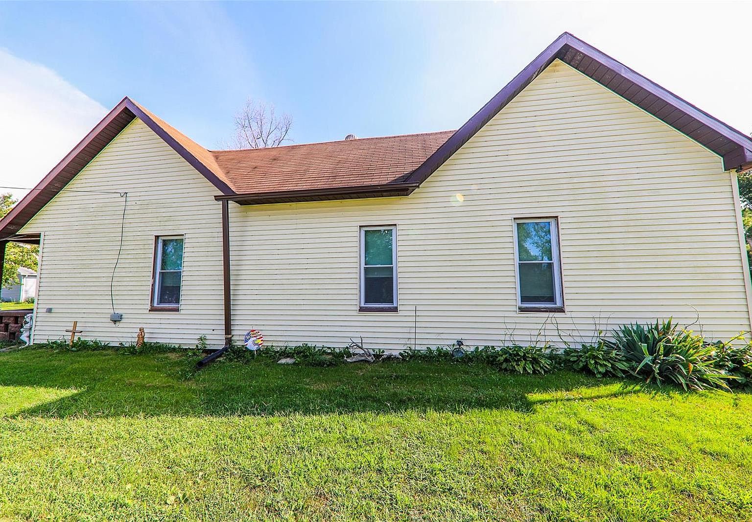 101 S State St, Sorento, IL 62086 MLS 23051635 Zillow