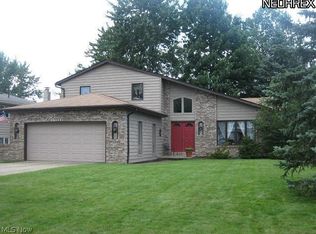 8382 Lorraine Dr, Strongsville, OH 44149